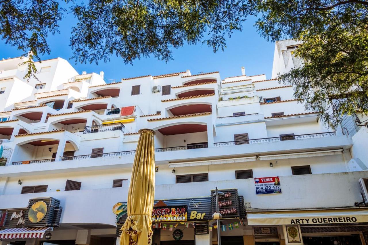 Top Renoviertes Apartment Mit Grosser Terrasse Albufeira Esterno foto